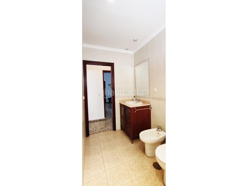 Foto 58982b20-49ec-4c8c-a35b-76b764230004. Casa en calle san carlos 4 casa de 4 dormitorios, con patio y solárium en las lagunas en Mijas