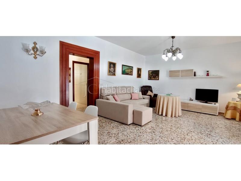 Foto 979320e8-0bf1-4419-bfed-dd20d6939d79. Casa en calle san carlos 4 casa de 4 dormitorios, con patio y solárium en las lagunas en Mijas