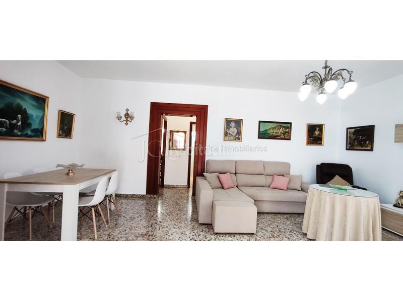 Foto b99fef89-23b7-4fe3-8472-f1909dae421d. Casa en calle san carlos 4 casa de 4 dormitorios, con patio y solárium en las lagunas en Mijas