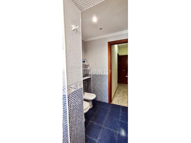 Foto e5173e8c-2eab-466f-96e4-05861fdb7438. Casa en calle san carlos 4 casa de 4 dormitorios, con patio y solárium en las lagunas en Mijas