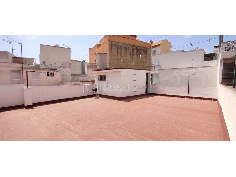 Foto fa543dfd-432c-40b7-b8b4-81624c0a527e. Casa en calle san carlos 4 casa de 4 dormitorios, con patio y solárium en las lagunas en Mijas