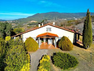 Masía  Casas campo. Masia exclusiva muy cerca de todos los servicios