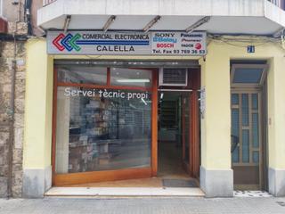 Local Comercial  Calle monturiol. Local comercial grande con patio  trasero