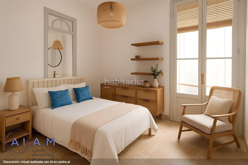 Foto be00b327-9cb4-4e4d-8fa2-6e2b5c6bf32b. Casa  de pueblo con 4 habitaciones en Calella