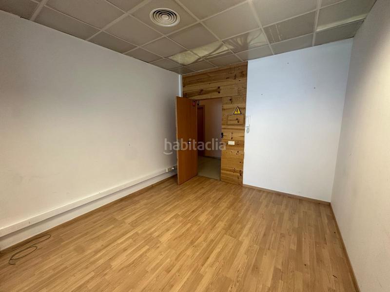 Foto 6d311c5e-87cf-4319-8258-17c9d9c8dc0d. Alquiler local comercial local despacho en segunda planta en Pineda de Mar