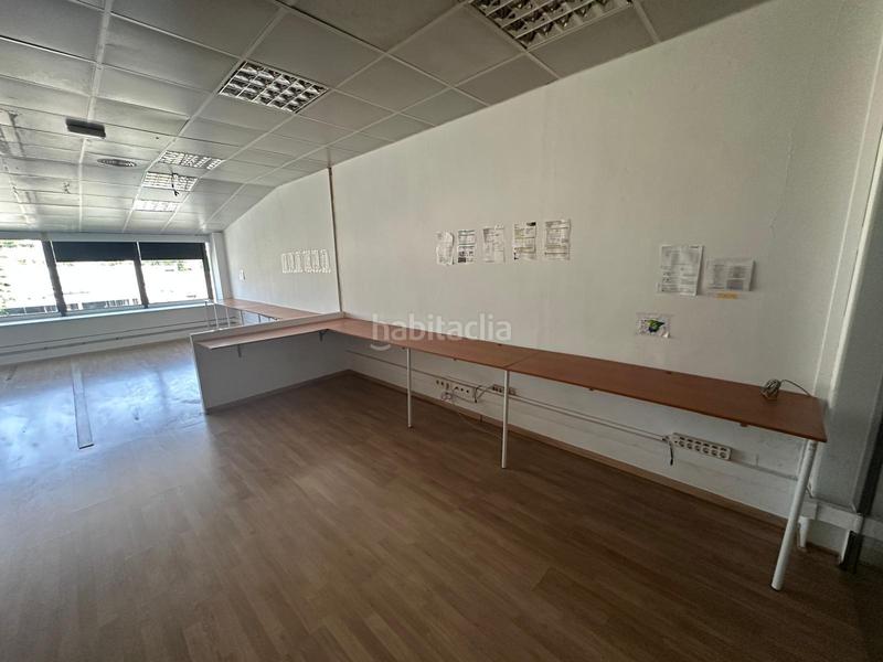 Foto 7d22e143-87c7-40d8-99bc-bf6e52ef352c. Alquiler local comercial local despacho en segunda planta en Pineda de Mar