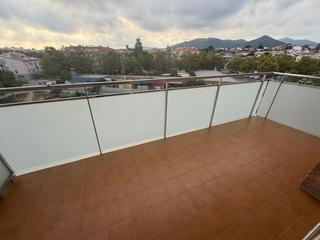 Zweistöckige Wohnung in Centre. Amplio dúplex en pineda de mar con vistas despejadas y terraza