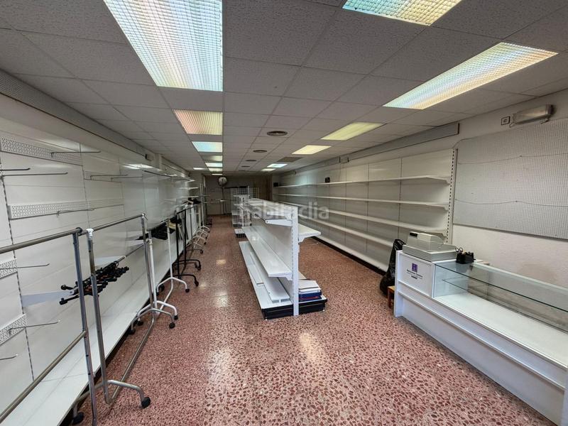 Foto 065e2601-1840-4753-9f08-57dc2d421a23. Alquiler local comercial oportunidad local en alquiler en plena zona comercial en Pineda de Mar