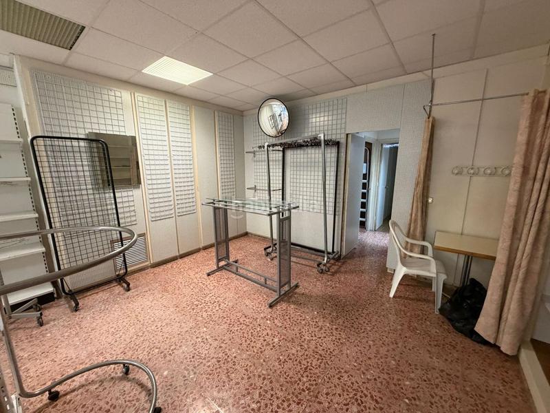Foto ceead26f-8c2c-4a8c-9d31-cbdd9bc21a81. Lloguer local comercial a Centre Pineda de Mar