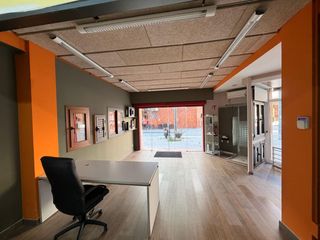 Local Comercial  Carrer de santiago rusiñol. Venta o alquiler de local comercial