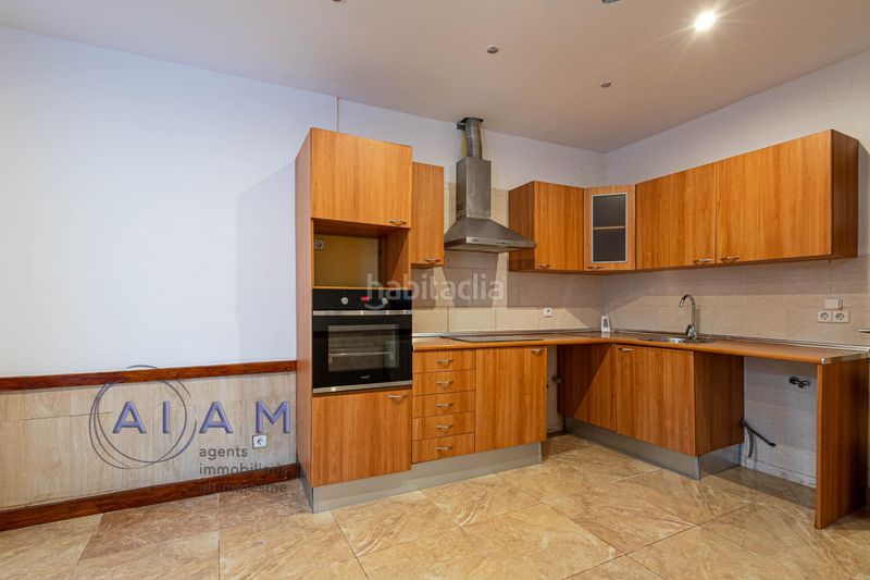 Foto 0f80ab33-459d-4eb1-8677-e97ae459e527. Planta baixa amb calefacció a Calella