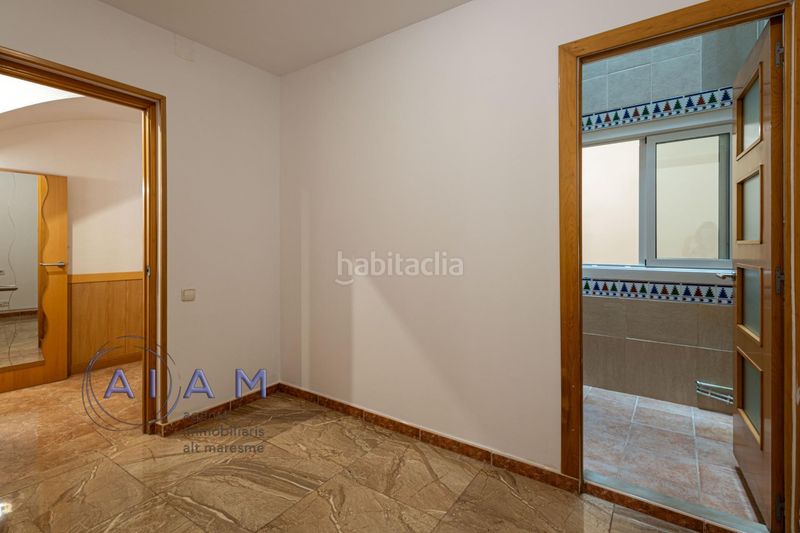Foto 1742ad43-d4f1-4016-9f83-6b1983c37f60. Planta baixa amb calefacció a Calella
