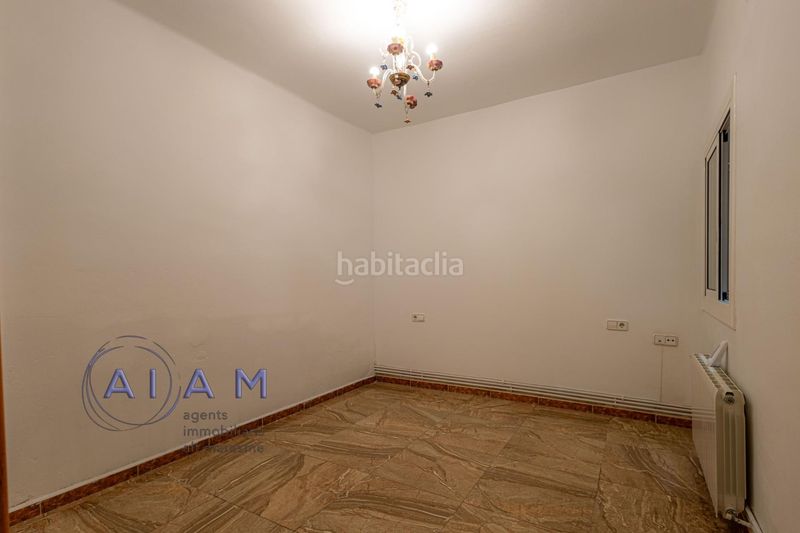 Foto e38067ba-345c-4e6b-a75b-44bf6dc3cfc8. Planta baixa amb calefacció a Calella