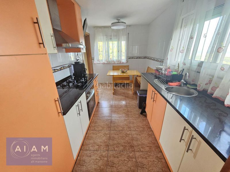 Foto 794d9261-5d71-45dd-a2eb-1361800e7122. Casa amb aparcament a Palafolls