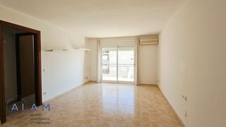 Etagenwohnung  Calle garbi. Acogedor piso en pineda de mar
