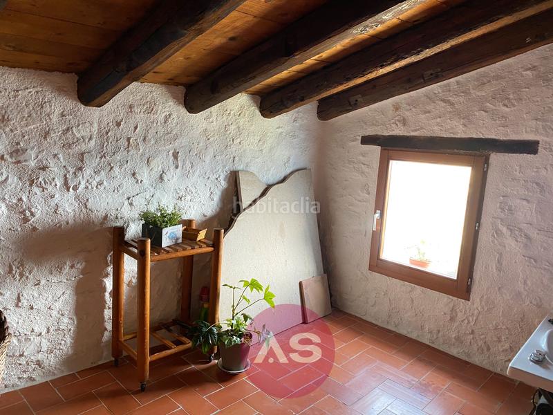 Foto e9b32bc1-9865-4a91-a9f9-e4075a6ce5ec. Masía en Albanyà