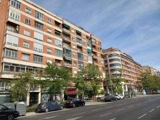 Alquiler Piso  Calle del ferrocarril. Piso con 3 habitaciones con ascensor, calefacción y aire acondic