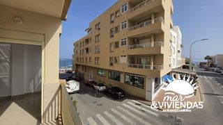 Appartement à Paseo del malecon 192. Exclusiva vivienda en primera línea de playa en garrucha