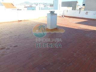 Pis a Pescadores. Ático en pleno centro con amplio solarium cerca de la playa