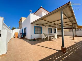 Dúplex a Bahia. Precioso duplex con amplia parcela a tan solo 400 metros de la p