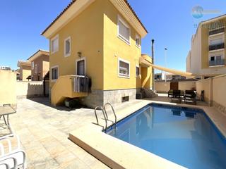 Chalet  Calle naranjo de bulnes. Fabuloso chalet en la cumbre con piscina privada,gran parcela y