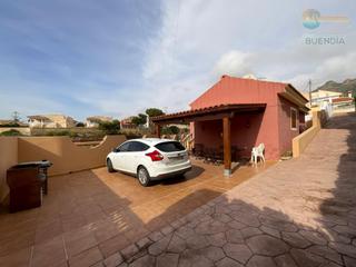 Xalet  Calle junco. Coqueto chalet con piscina privada y amplia parcela  en bolnuevo