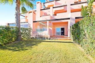Appartement à Condado de Alhama. Apartamento en planta baja con vistas al lago