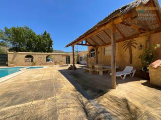 Casa a Mazarrón Casco Urbano. Villa única y espaciosa en la naturaleza con establos para cabal