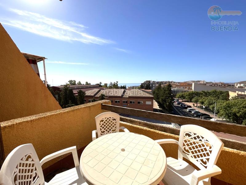 Foto 2f018368-ef75-4c5b-9839-e1056eb5382a. Apartamento practico y coqueto apartamento con terraza y vistas al mar en Mazarrón