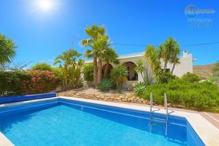 Maison à Los Puertos. Acogedora casa de campo con vistas preciosas, lista para entrar