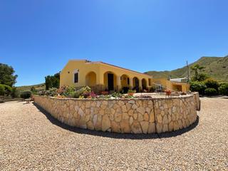 Casa a Los Puertos. Encantadora vivienda rústica en excelente estado cerca de la pla