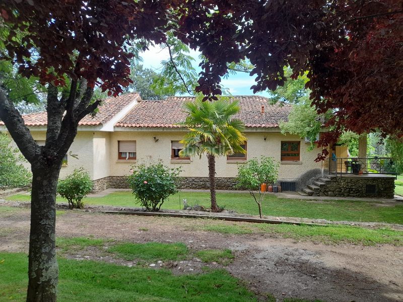 Foto 415042f0-2902-4677-bb1c-064edb054a45. Chalet in Jarandilla de la Vera