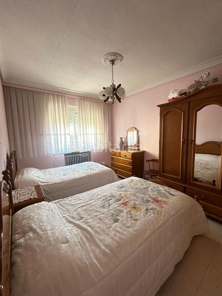 Foto 1281d44d-9da3-43ba-8a93-b6771082fe58. Chalet con parcheggio in Villamayor