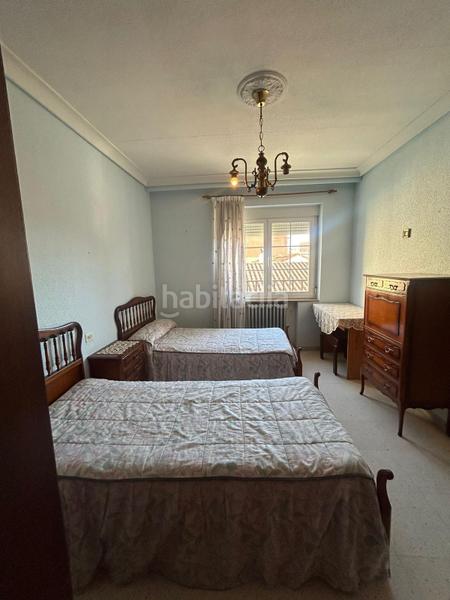 Foto 1c18d1f1-6e72-4a08-ace1-4b3c36feff50. Chalet con parcheggio in Villamayor