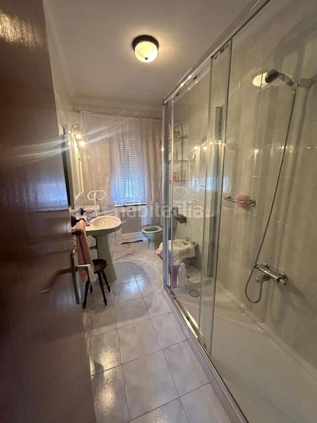 Foto 213fa944-acb2-4524-92dd-68c3c80b87cd. Chalet con parcheggio in Villamayor