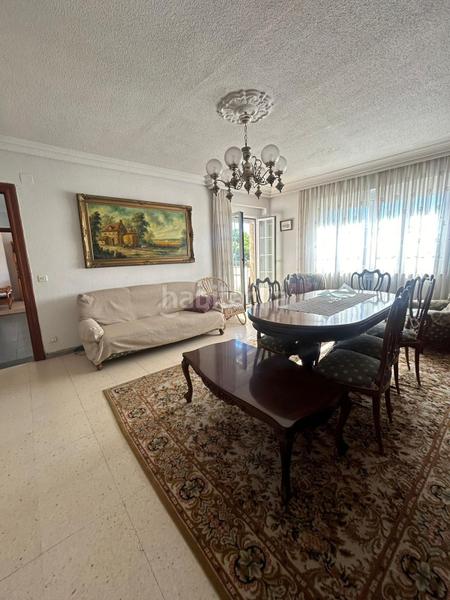 Foto 6d04cbfd-2b53-4e1c-99f5-a4880fcf95df. Chalet con parcheggio in Villamayor