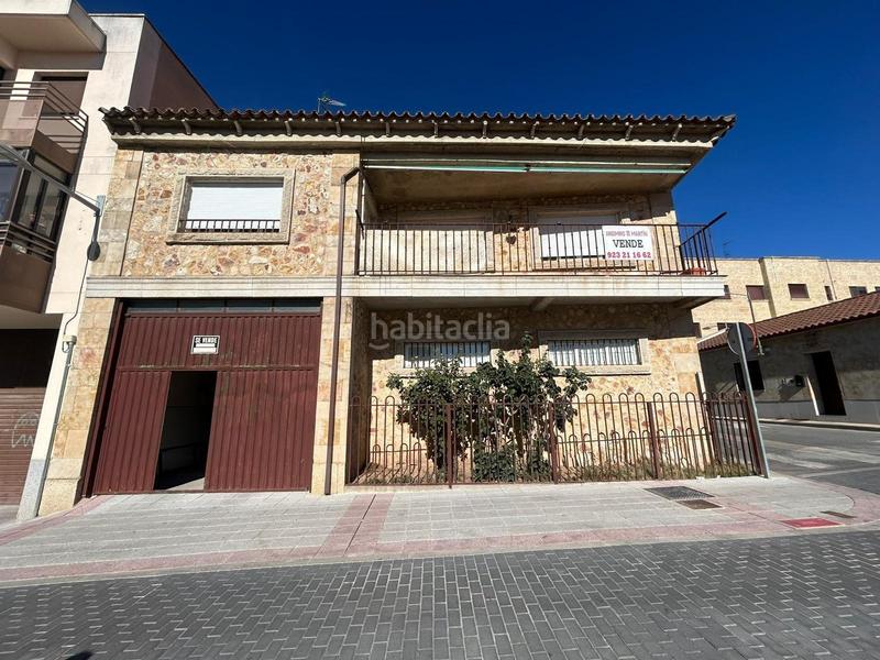 Foto ae7e228f-ee8c-40d7-883b-e7999f2fc553. Chalet con parcheggio in Villamayor