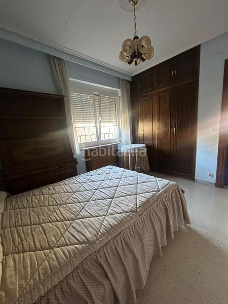 Foto b5842cfb-652e-44ec-98c1-116cdea59387. Chalet con parcheggio in Villamayor