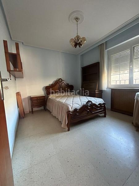 Foto b9a31f61-3446-43b6-8aae-d7bb454b71a5. Chalet con parcheggio in Villamayor