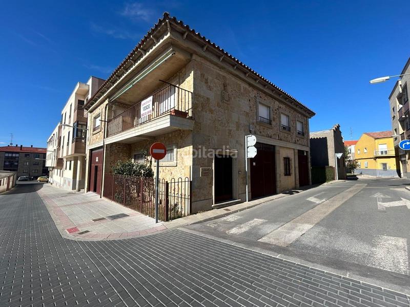Foto f2fa06c8-a14d-4983-86a4-439855b87da5. Chalet con parcheggio in Villamayor