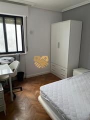 Rent Flat in Centro. Piso amplio en el corazón de salamanca
