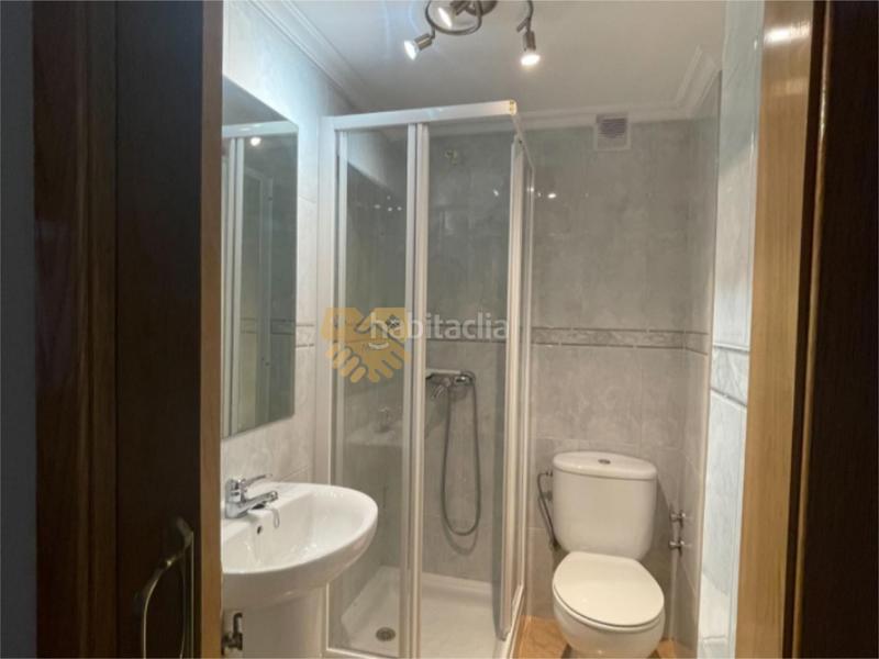 Foto d78db3fe-2d8b-4d67-953e-6adee956b90d. Flat with heating in Garrido Sur Salamanca