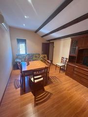 Rent Flat in Garrido Sur. En el corazón de salamanca! piso semireformado en alquiler