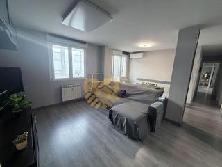 Miete Etagenwohnung in Carmelitas. Amplio y luminoso piso en el corazón de salamanca  ideal para fa