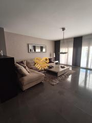 Chalet in Monterrubio de Armuña. Tu nuevo hogar espera en monterrubio de armuña!