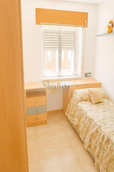 Foto 2c262f2b-ee1c-422a-b009-b4aa3a3be679. Piso amplio piso exterior ideal para inversión en Salamanca