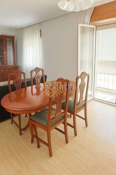 Foto 7db1edbe-8979-435d-b39c-ac203b4468cf. Piso amplio piso exterior ideal para inversión en Salamanca