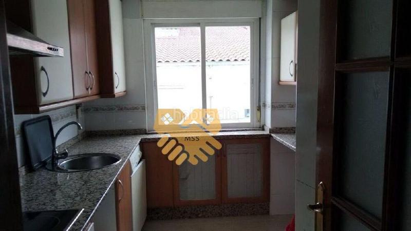 Foto 14c4b0eb-e5f5-4df5-a34f-37a55ad8735e. Pis amb calefacció aparcament a Villamayor