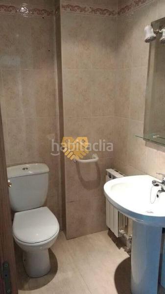 Foto 3a4d4af9-b8d6-4e41-81c4-9b0c8aaac9ca. Pis amb calefacció aparcament a Villamayor