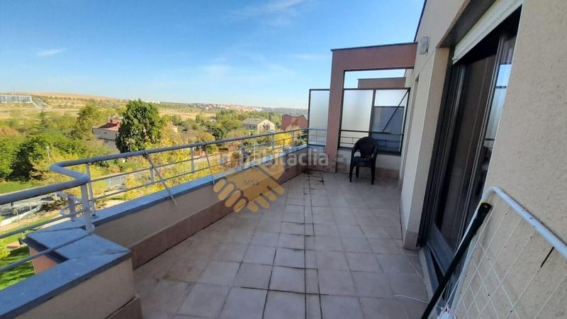 Foto 51156e2f-efe4-487b-9b6e-418a0318765c. Ático oportunidad ! atractivo piso semireformado en tejares en Salamanca